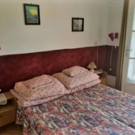 Apartment Aranyparton Harom Szobas Apartman *