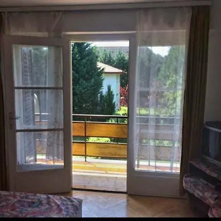 Apartment Aranyparton Harom Szobas Apartman *